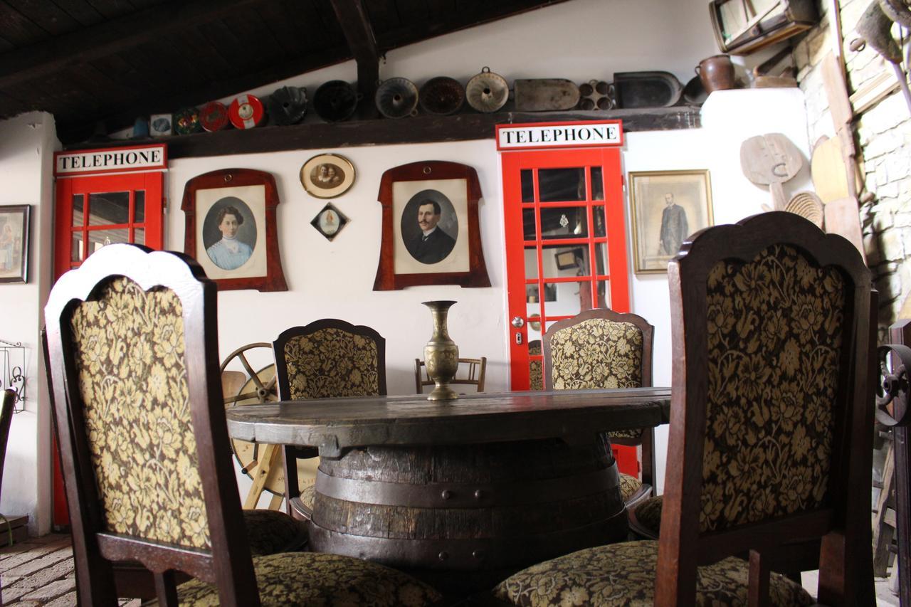 Hotel Cerny Kun Louny Extérieur photo