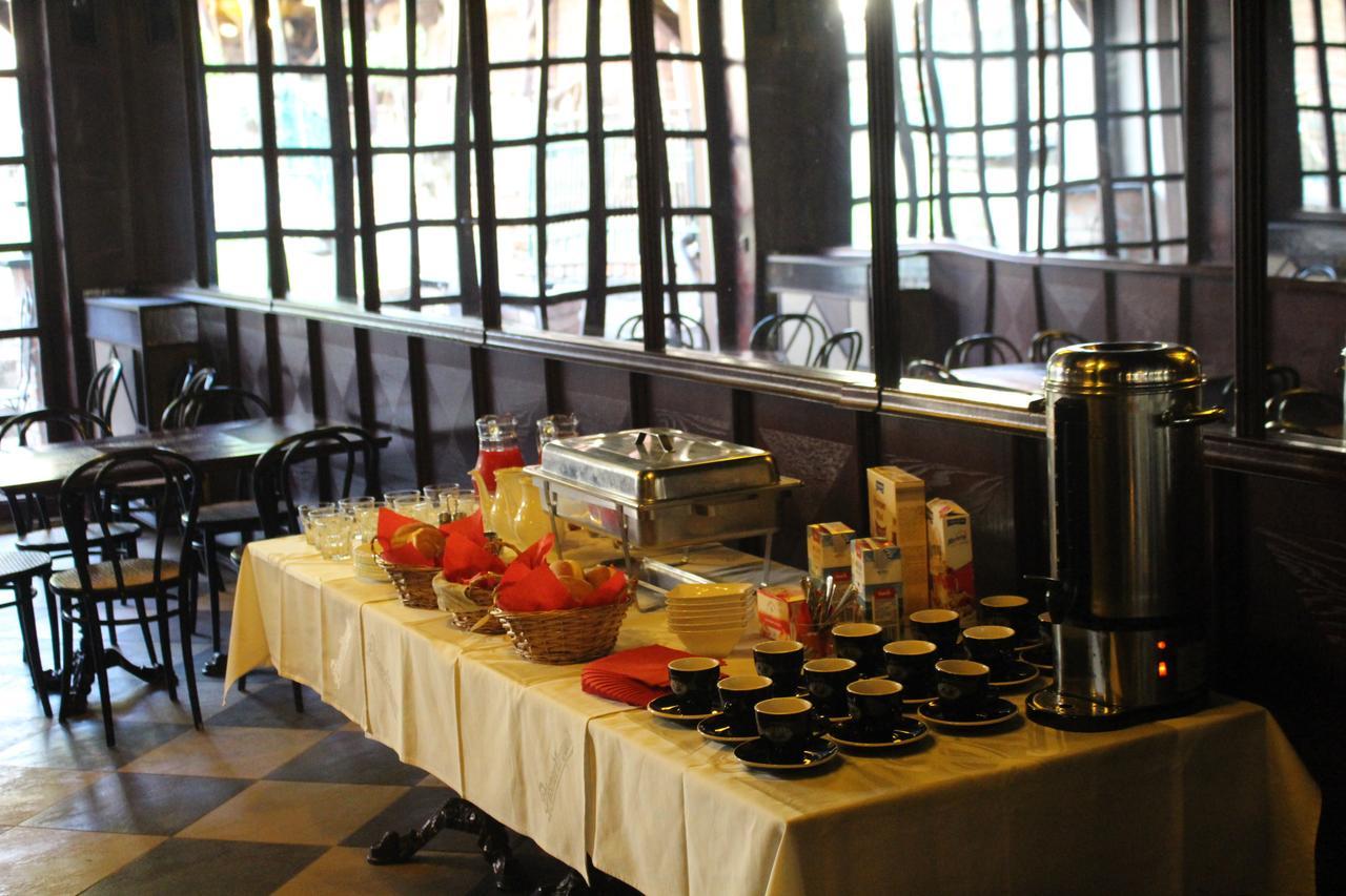 Hotel Cerny Kun Louny Extérieur photo