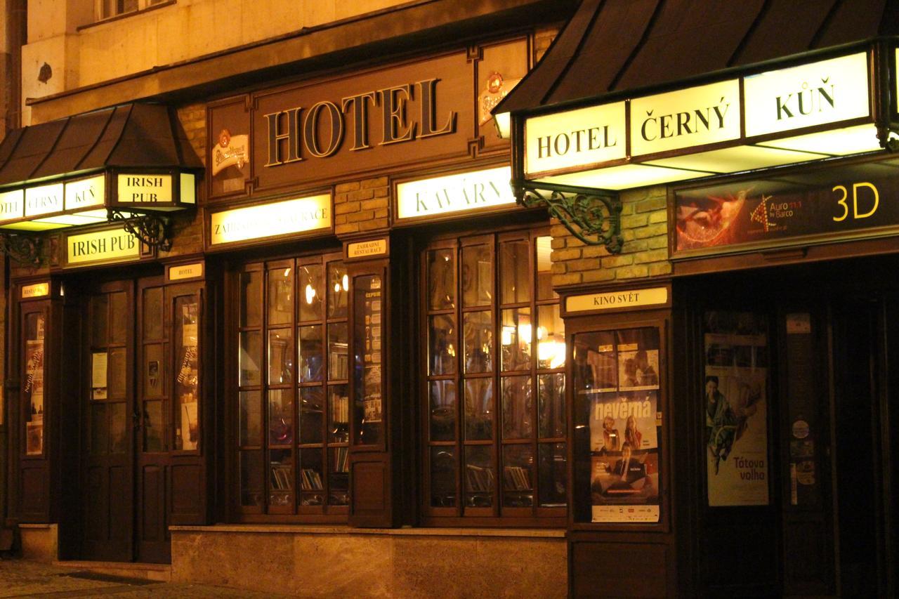 Hotel Cerny Kun Louny Extérieur photo